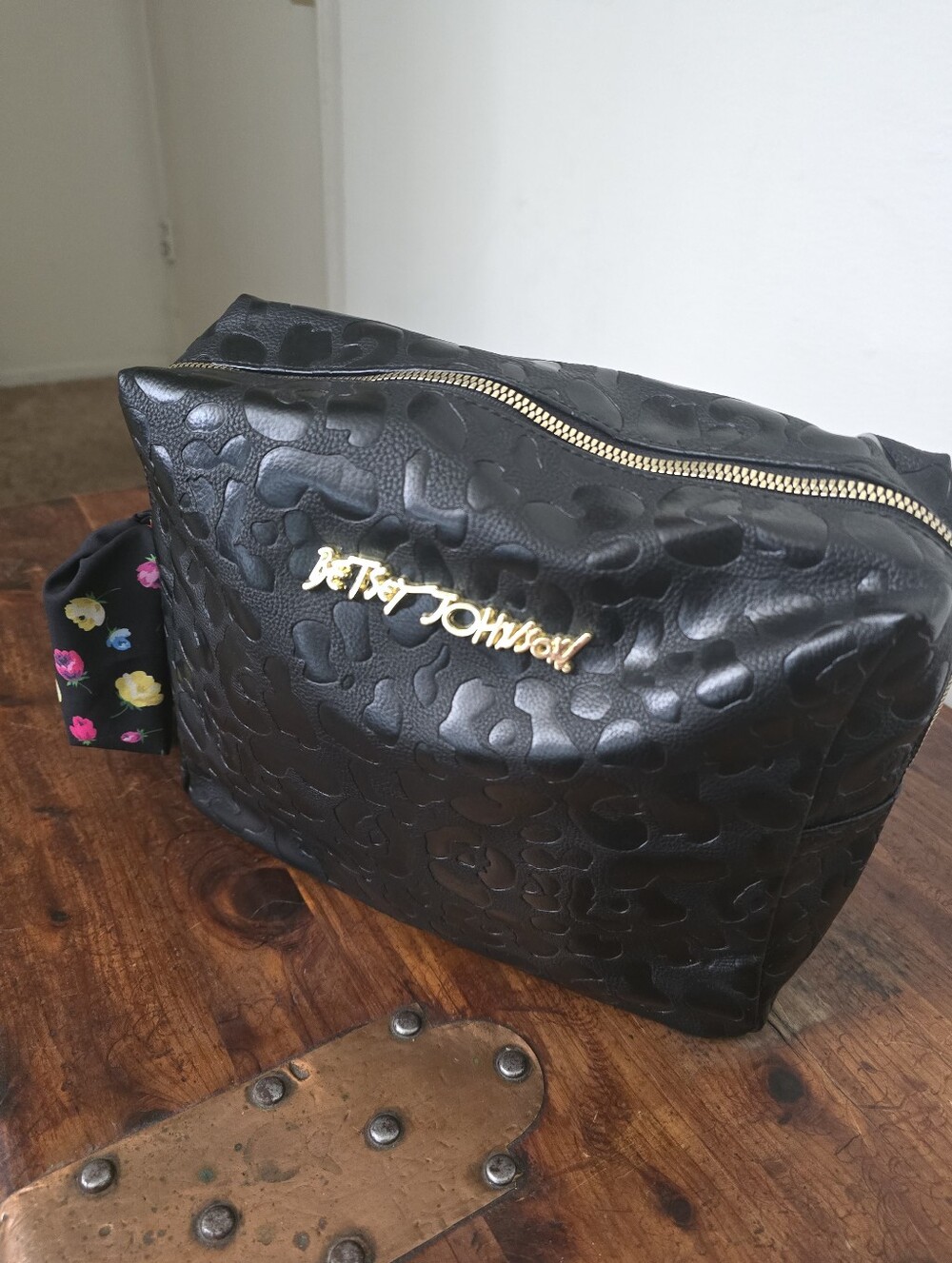 Betsey Johnson Cosmetic Bag / Bag Organizer